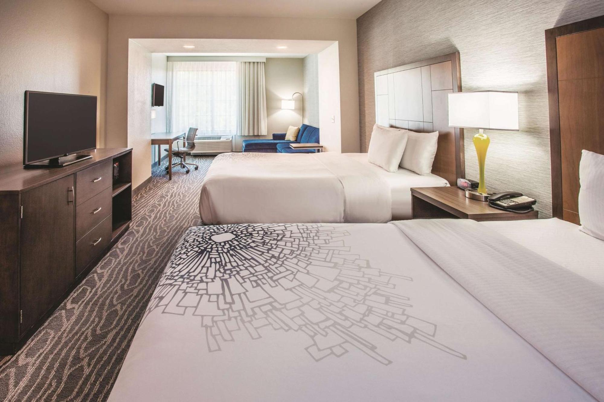 Executive Queen Room with Two Queen Beds,1278256588:JPEG
