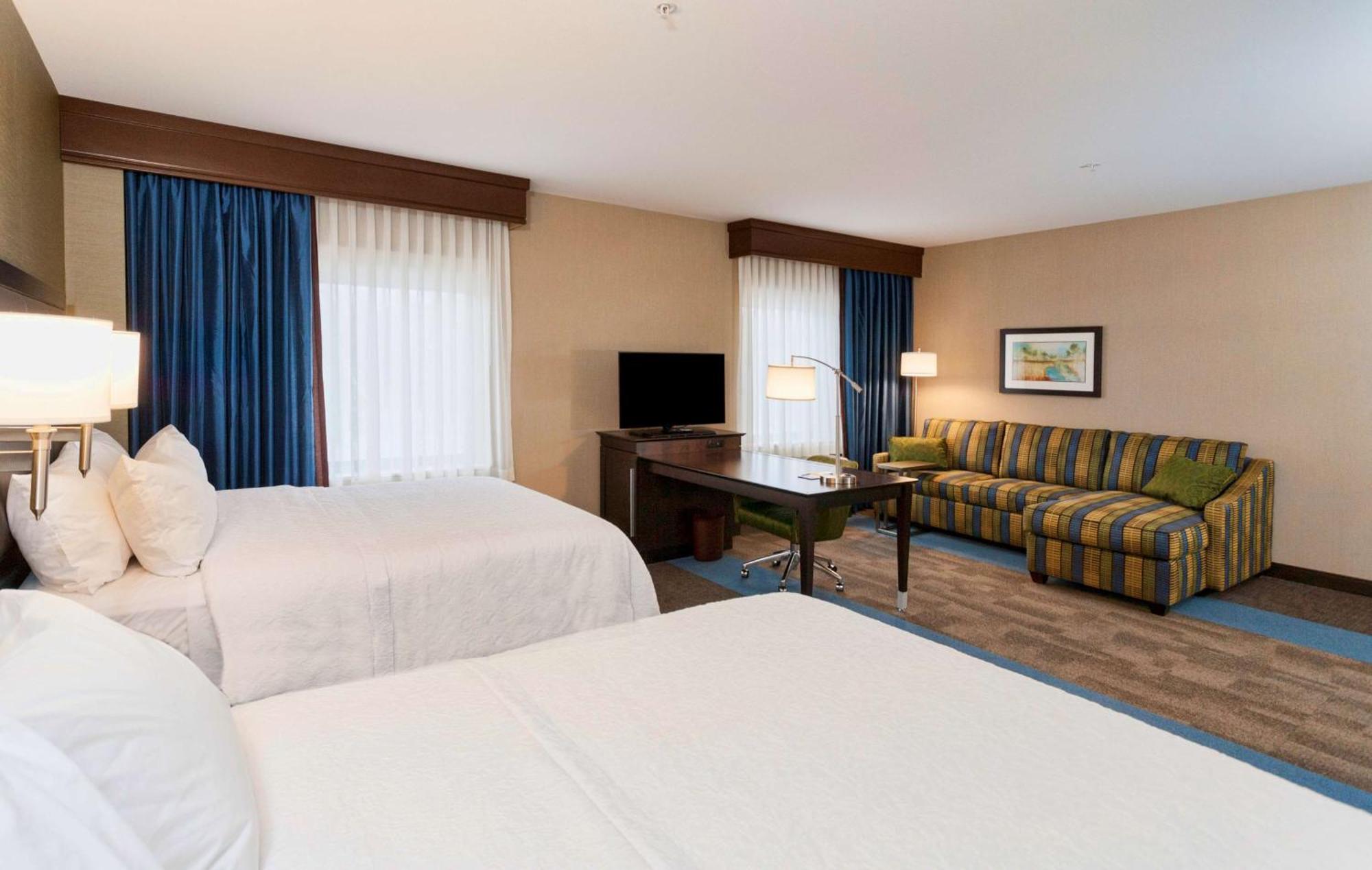 Queen Studio Suite Two Queen Beds Non-Smoking,1557392098:JPEG