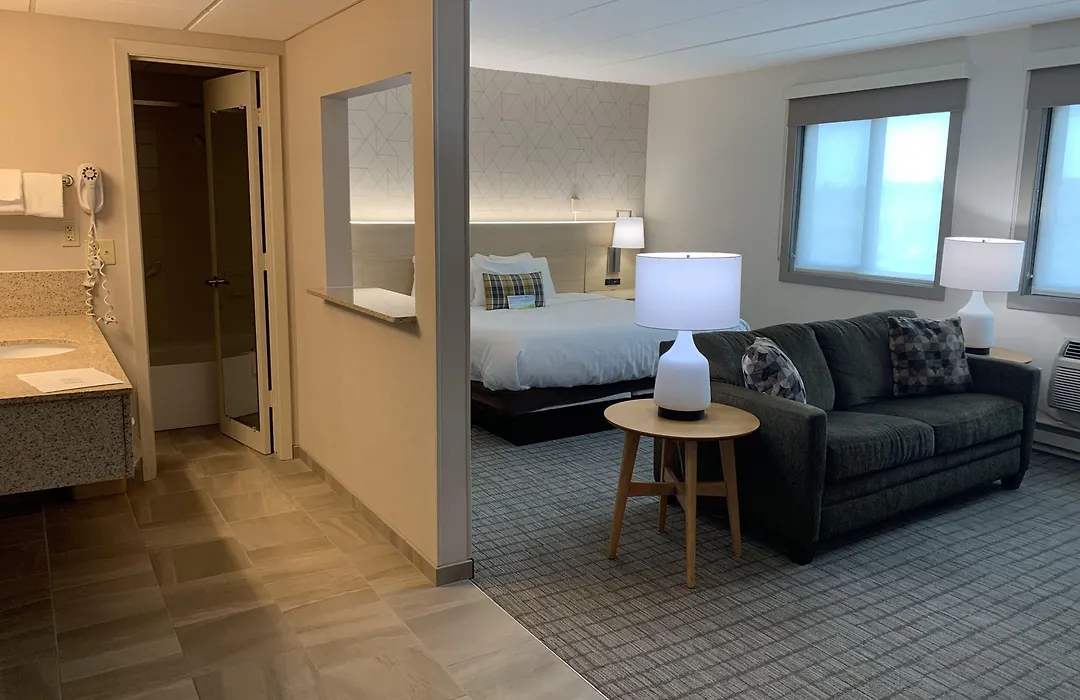 Days Inn & Suites By Wyndham Duluth By The Mall-1