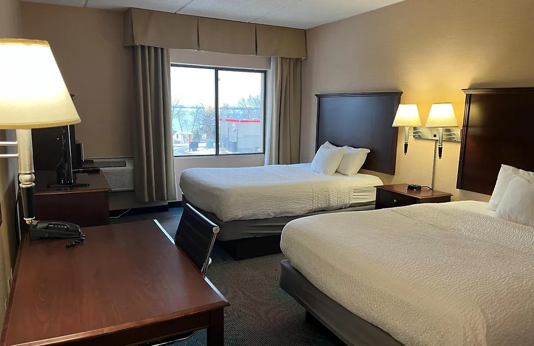 Days Inn By Wyndham Duluth Lakewalk-1