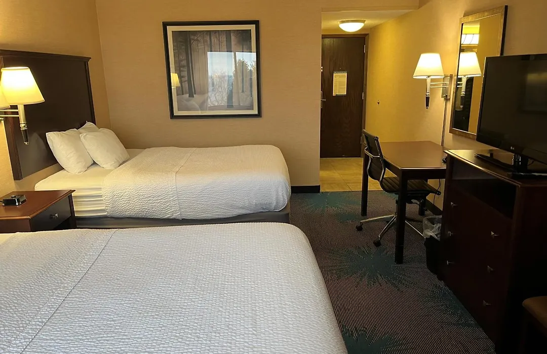 Days Inn By Wyndham Duluth Lakewalk-1