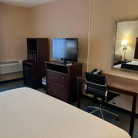 Days Inn By Wyndham Duluth Lakewalk-2