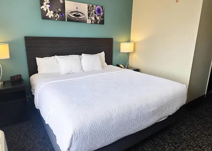 Sleep Inn & Suites Near Spirit Mountain Duluth